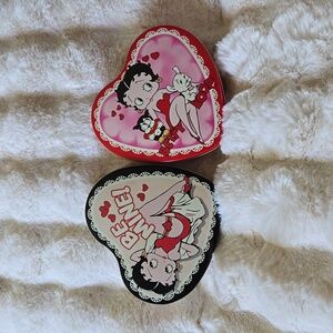 Vintage Collectible Betty Boop Heart Tin Set